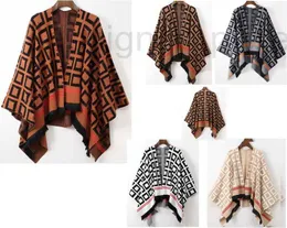 Women's Cape Designer Classical Womans Cloak med F tryckt hög Quallity Autumn Spring Winter Cardigan Design Knitting Top Fringe Decoration Mantle Q59e