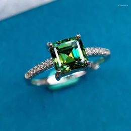 Pierścienie klastra srebrne 925 Oryginalne genialne cięcie 1 test diamentowy przeszłość d Colour Green Square Moissanite Pierścień Pierścień Księżniczka Szmaragdowa biżuteria