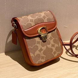 Tasarımcı Çanta Tramp Çanta Tote Çanta Luxurys Omuz Çantası Günlük Seyahat İş Tote Deri Moda Crossbody