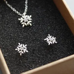 Set orecchini collana RYOUCUTE Fashion Wedding Bridal Silver Color Crystal Snowflake Long Collane Orecchino per donna Dubai Bijoux