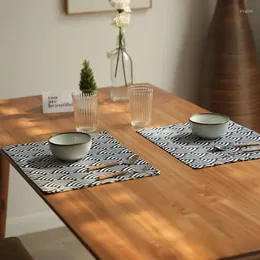 テーブルマットプレースマットとスタイルの伝統的なクラシックビンテージコットンリネン生地カバー布断熱マット