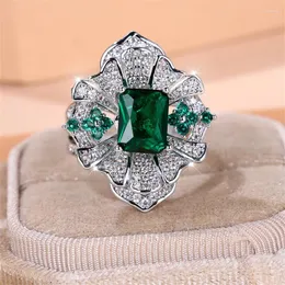 Fedi nuziali di lusso vintage grande fiore per le donne Colore argento Pietra verde antico Fasce quadrate Anello da cocktail per dito indice Regali