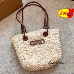 Designer 2023 Bolsa de palha de alta qualidade Cesta de vegetais Shape de bolsa de praia Bolsa de ombro de bolsa de ombro de bolsa de ombro Bolsa de verão Moda feminina Tote230407