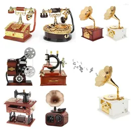 Decorative Figurines Antique Wooden Hand Crank Music Box Retro Metal Phonograph Creative Gifts Home Classic Ornament Kids Toy