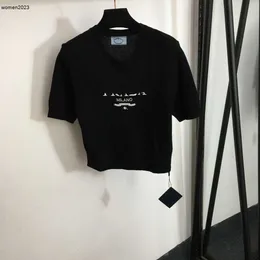 여자 Tshirt 디자이너 의류 여성 여름 짧은 소매 패션 레터 로고 라운드 넥 니트 캐주얼 탑 NOV24