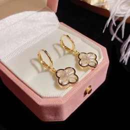 Mode Lucky Four-Leaf Clover Dangle Earrings Chandelier Earings Designer för kvinnor Brand Letter-V White Agate Pearl Motherl Earring Christmas Gifts