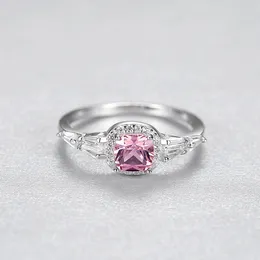 Inne urocze kobiety kolorowe kamienie szlachetne S925 Srebrny pierścień luksusowy marka mikro -zestaw cyrkon wykwintny pierścień Moda Klasyczna biżuteria weselna Walentynki GI 9T0W