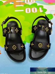 Sandálias de grife simples para mulheres sapatos de praia casual conforto conforto não deslizamento bordado romano de borracha