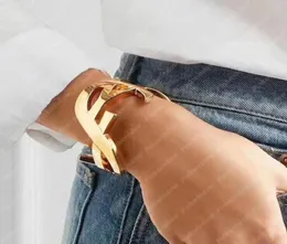 Frauen Designer Armbänder Mode Gold OPYUM CUFF ARMBAND IN METALL Hohlbuchstabe YS Für Damen Party Hochzeit Schmuck Mit Bo5884752817495