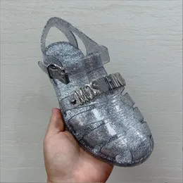 Verão feminino plana sandálias geléia de sapatos claros tornozelo chinelos de borracha sola sola sola não deslizamento sapatos de grife de luxo