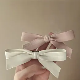 Kvinnor pu läder bowknot barrettes fasta handgjorda dubbla bågar hårklipp kvalitet eleganta franska klipp för flickor