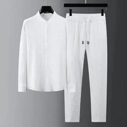 Męskie bluzy bluzy wiosenne letnie mody garnituru Męskie Koszule długie rękawy i splotki seercker w paski plis Slim Handsome Twopece Set 231124