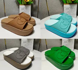 2023 sandały kapcie netto czerwone nowe solidne płaskie obcasy klapki dorywczo zagęszczone zewnętrzne noszenie dodając 5cm klapki do ciasta