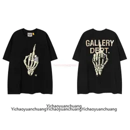 Fashion Designer Clothing Galleryes Depts Tees Tshirt Skeleton Hand Print Gold Stamped Letter Beautiful Loose Hip Hop Men's Women's T-shirt Summer