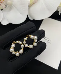 Moda dolce orecchino a bottone placcato oro 18 carati Chic Designer Pearl Eardrop ciondola l'orecchino per le donne Festa di fidanzamento nuziale