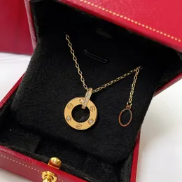 قلادة الحب للنساء مصممة Diamond Gold مطلية 18k أعلى جودة العداد هدية مجوهرات مجوهرات الكريستال لصديقته مع صندوق 015