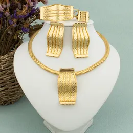 Beaded Halsband Dubai Jewelry Set Ring Armband Kvinnor Halsbandörhängen Nigeria African Fashion Gold Plated Bride Wedding Party Gift 231124