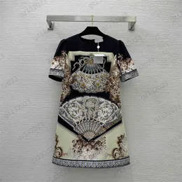 Vestidos femininos Peito Pesado Diamante Cravejado Prego Bead Vintage Impressão Vestido de Manga Curta Versão A-Line do Espartilho Cintura Emagrecimento Crewneck Joker Maxiskit