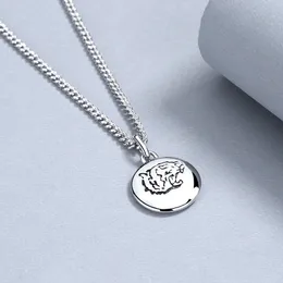 Designers S925 Sterling Silver Love Fearless Vintage Tiger Head Round Pendant Collarbone Chain Men and Women Couples Paragraph Personality Hundred Match Necklace