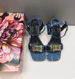 الكعب المتوسط ​​مريح من الجلد الأصلي للسيدات النسائية الأزياء راينستون رسائل معدنية مشبك أحذية الكعب العالي عرض حفل زفاف الحذاء أحذية 34-42