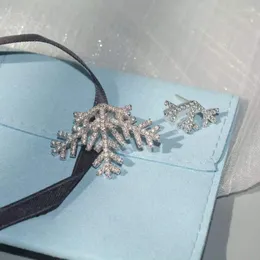 Orecchini per borchie Design unico Snowflake Studi a doppio strato per le orecchie 925 Sense di lusso in argento sterling asimmetrico per le donne gioielli