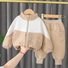 Sıcak Satış Sonbahar Kış Giyim Peluş Peluş Erkek ve Kız Seti 2024 Bebek ve Küçük Çocuk Giyim İki Parçalı Çocuk Set Trendi