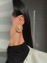 Borchie in oro placcato perla vintage Struttura alla moda Ricci Design splendidi orecchini a bottone da donna