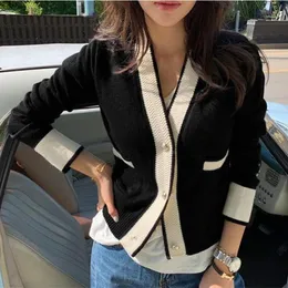 Cardigan 2021 Autunno Inverno Fashion Design Cardigan da donna Stile coreano Vintage Button Patchwork Con scollo a V Manica lunga Cappotto in maglia T519