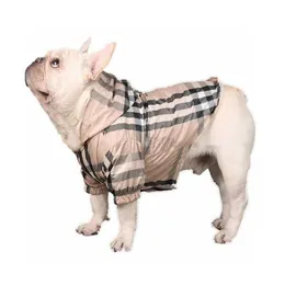 Dog Clothes Classic Designer Check Pattern Dog Apparel Dogs Raincoat Lightweight Windbreaker Hooded Jacket For French Bullodg Pug Boston Terrier Outdoor Coat