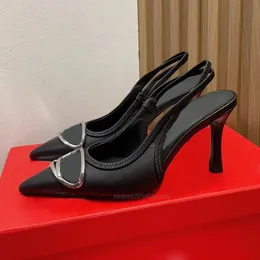 Designer kvinnor retro metallbrev höga klackar mode spetsiga tår slingbacks kattunge klack sandaler lyx denim blå klänningskor fest sko