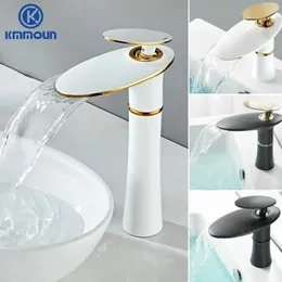 Rubinetti della cucina Rubinetto per lavabo a cascata Rubinetto per lavabo in oro bianco Miscelatore freddo Ottone Nero Gru per bagno alta Hardware per la casa 231127