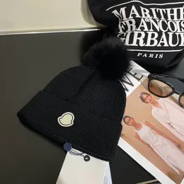 Tasarımcı Beanie Lüks Örme Yün Şapka Moda Erkek ve Kadın Sonbahar/Kış Termal Zerafet Kalitesi Sıradan Moda Şapkası Doğum Günü Hediyesi Fabrika Mağazası