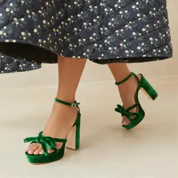 Sandálias para 755 vestido sapatos femininos 2024 plataforma de moda respirável saltos ocos senhoras elegante fivela sandália de casamento nupcial