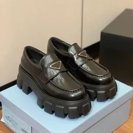 Plataforma de luxo vestido sapatos designer mocassins triângulo logotipo monólito mulheres senhoras chunky sola preta mocassim apressado chinelo bombas treinadores