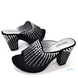 Sandalen 2023 Sepatu Ujung Kotak Tahan Selip Musim Panas Wanita Fashion Heels Pernikahan untuk Pesta