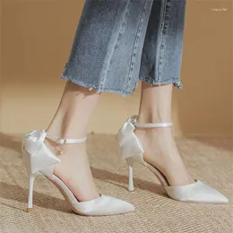 Butę sukienną białe obcasy dla kobiet 2023 Summer Stoletto Design Wedding Bridesmaid Pumps Talons Hauts Femme Mujer