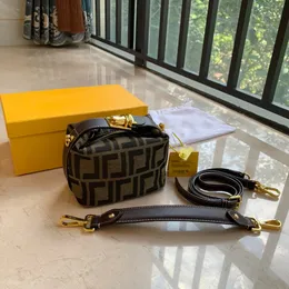 حقائب اليد الجديدة للسيدات حقائب الرسول ، مصممة العلامة التجارية مصممة الكتف السيدات السيدات عبر حقيبة الجسم بولينينا