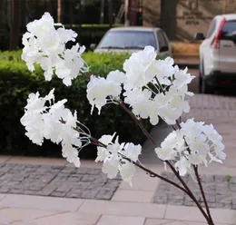 Dekorativa blommor kransar vit färg konstgjord körsbärsblomning tre gaffel falska grenar för bröllop båge bridge dekoration cei9571409