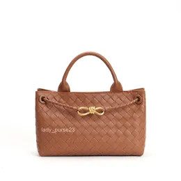 Verano Venata Grado Este / Oeste Moda Andiamo Totes Tote Capacidad Lady Bolsa de hombro Classic Botegas de mujer Bolsas grandes tejidas 2023 One New High Straddle WGDF