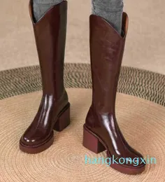 Botas otoño zapatos de mujer a estrenar punta redonda tacón grueso cuero felpa marrón negro cremallera trasera longitud de la rodilla