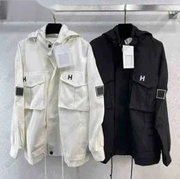 Tasarımcı Erkek Kadın Ceket Tasarımcı Ortaçağ Stormsuit Ceketler Klasik İşlemeli Mektuplar Gevşek Stil Rüzgar Yasağı Siyah Beyaz Çift Stil Kapşonlu S-L 2io1