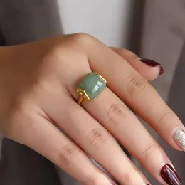 Bröllopsringar Cincin Batu Hijau Bertatahkan Warna emas Wanita Dapat Disesuaikan Mode Untuk Perhiasan Pernikahan Hadiah Perahabatan 230427