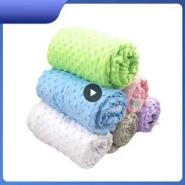 毛布は水を素早く吸収しますベビーブランケット生まれた固体色の毛布は簡単ではありません。耐久性のあるベビーカーは頑丈です