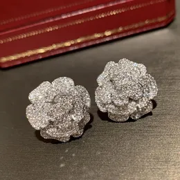 Ear Mankiet S925 Srebrne Znakomite Kolczyki z kwiatami dla kobiet Aaaaa Cubic Zirkonia Elegancka obfita biżuteria na bankiety Prezent 231127