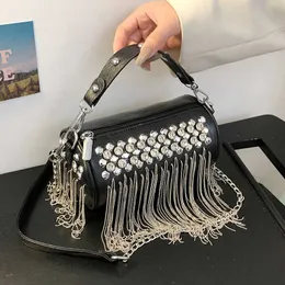 Omuz Çantaları Nedensel Rhinestone Tassel Çanta Kadınlar 2023 Yeni Yaz Pırlanta Kovası Tote Debriyaj Siyah Messenger Punk 230426