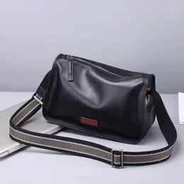 Valigetta Borsa a tracolla Zaino a tracolla da uomo in pelle di vacchetta Moda Nero Casual Stile coreano Appeso lateralmente Grande capacità PortatileModaSemplice