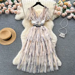 Усовершенствованное дизайнерское платье Summer French Light Luxury сетчатая сетка с бусин