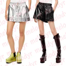 Modedesigner läder shorts glänsande hög midja korta byxor kvinnor gata slitage casual shorts