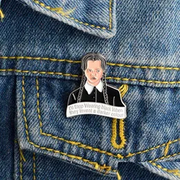 Karikatür Aksesuarları Addams Aile Pin Sert Emaye Çarşamba Koyu Renkli Kazan Broşları Yaratıcı S Mücevher Düğmesi Rozetler Fan Dhfuz Hediyesi