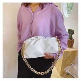 BottegavVeneta Diseñador Nube Bolsos de hombro Bolso para mujer Cadena gruesa Bolsa de nube Bolso para mujer Nuevo 2023 Estilo de moda Bolso de hombro de mano Bolso para axilasRZ93RZ93RZ93WNE4